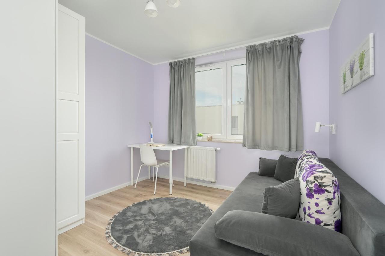With 2 Bedrooms And Free Garage By Renters Apartment
